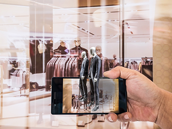 Phygital malls, localization & AR: Consumers want more